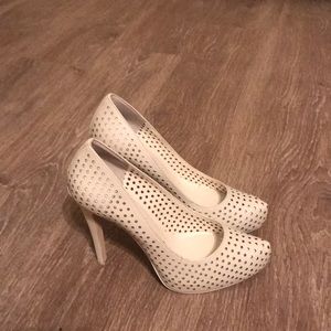 BCBG POLKA WHITE HEELS